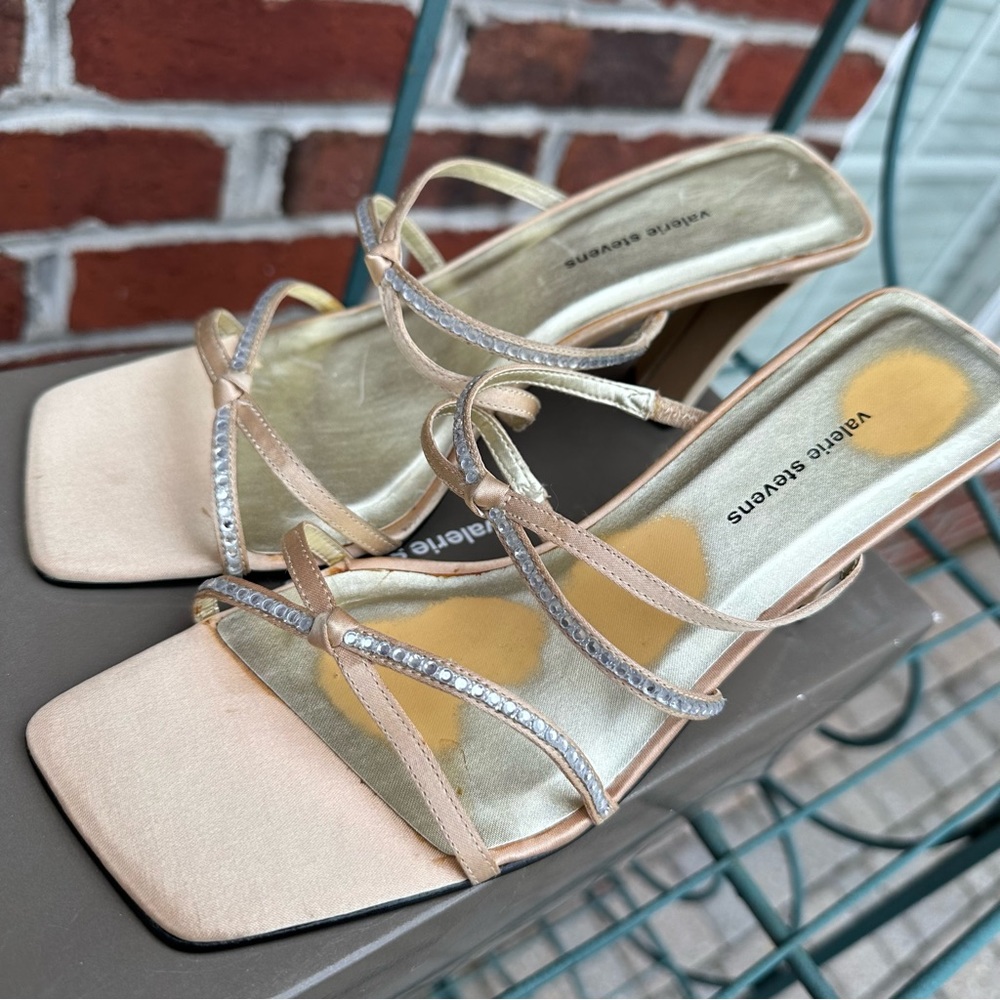 valerie stevens | 90s vera square toe kitten heels